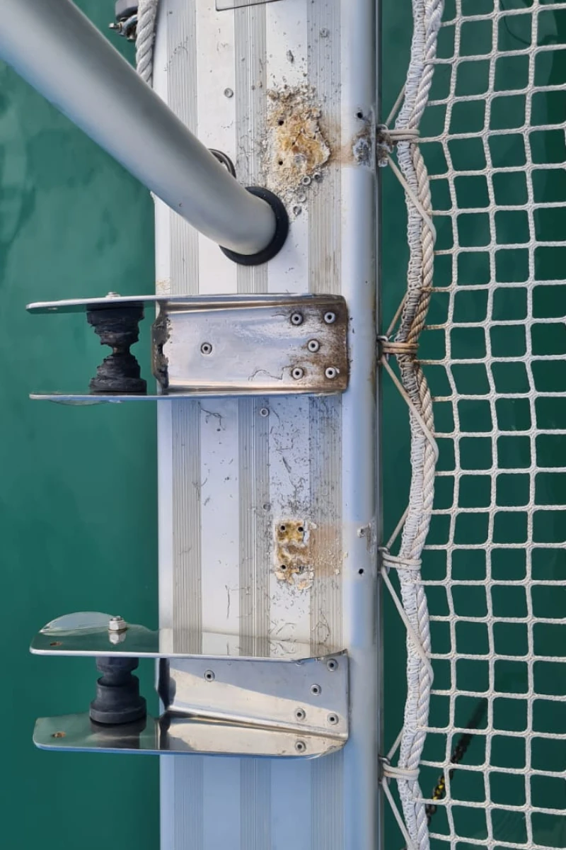 Isolamento e protezione corrosione catamarano