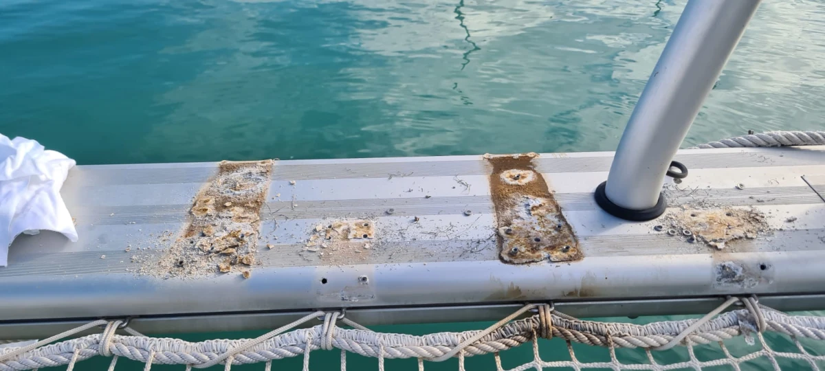 Isolamento e protezione corrosione catamarano