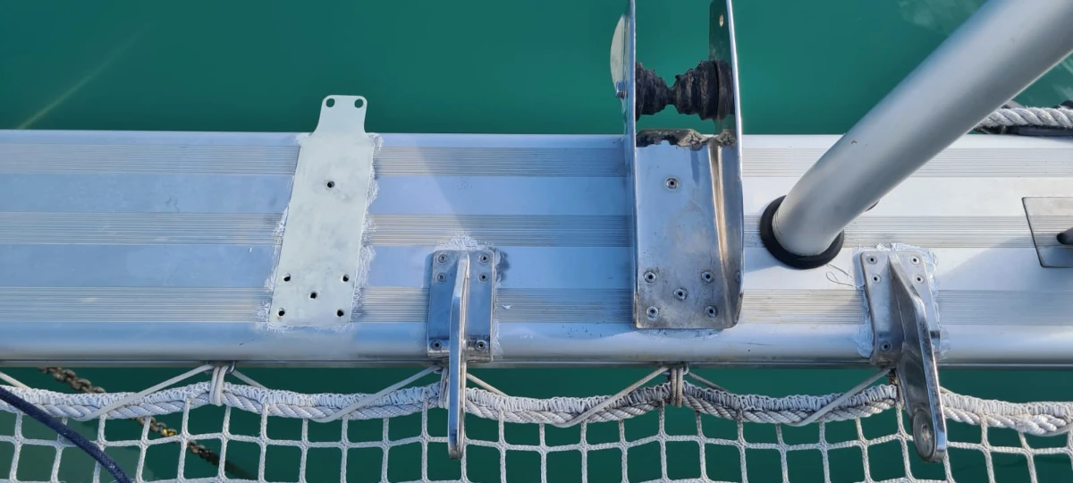 Isolamento e protezione corrosione catamarano