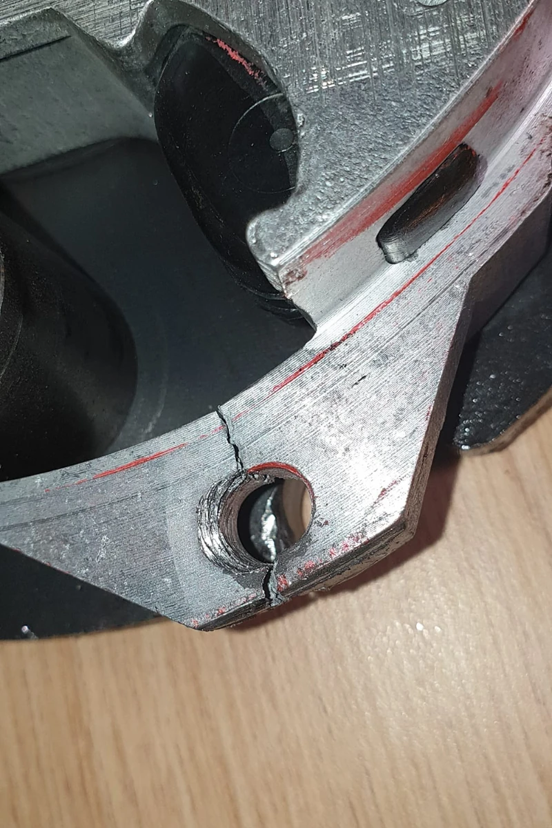 Revisione parastrappi motore VOLVO PENTA D2