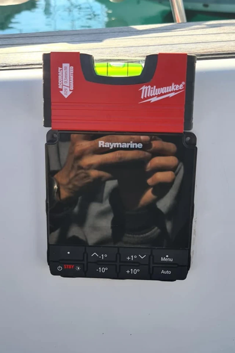 INSTALLAZIONE AUTOPILOTA RAYMARINE 